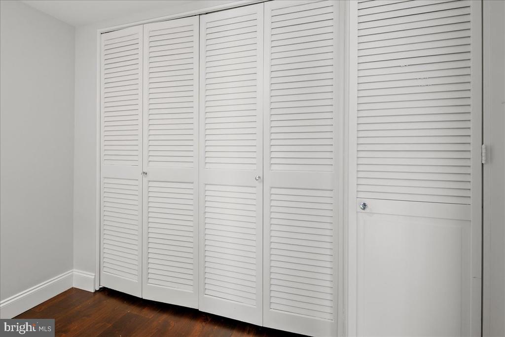 3800 FAIRFAX DRIVE Unit: 102