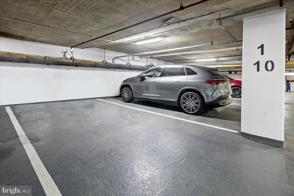 3800 FAIRFAX DRIVE Unit: 102