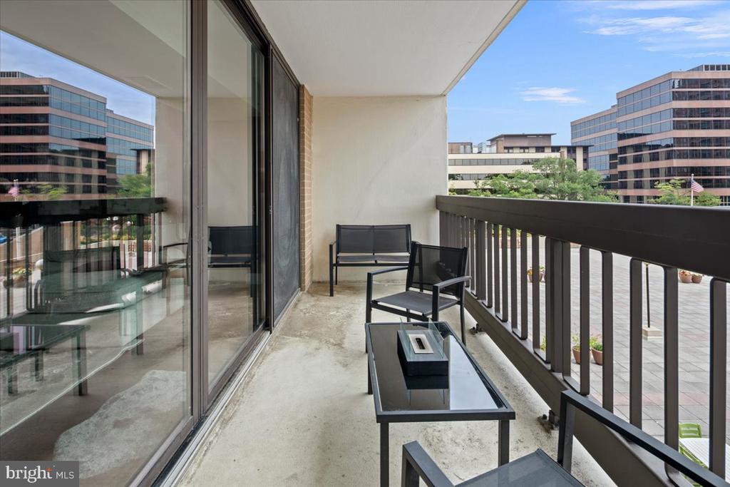 3800 FAIRFAX DRIVE Unit: 102