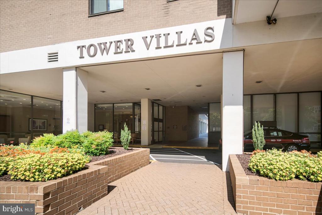 3800 FAIRFAX DRIVE Unit: 102