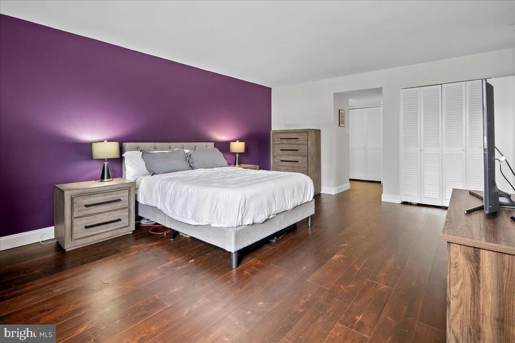 3800 FAIRFAX DRIVE Unit: 102