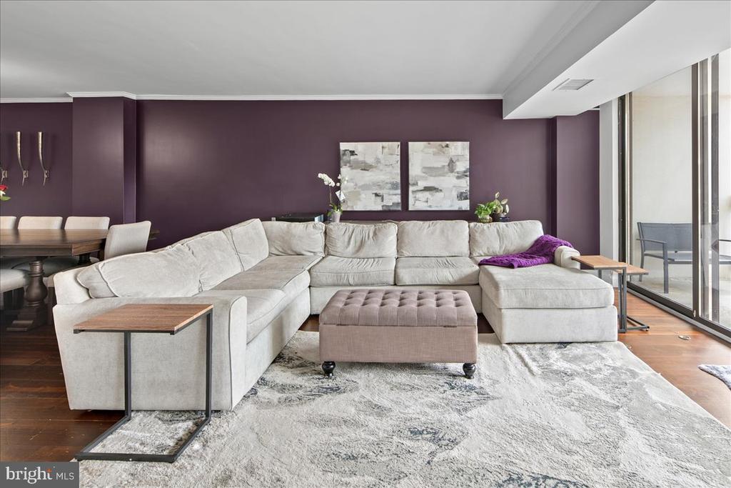 3800 FAIRFAX DRIVE Unit: 102