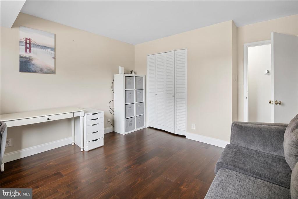 3800 FAIRFAX DRIVE Unit: 102