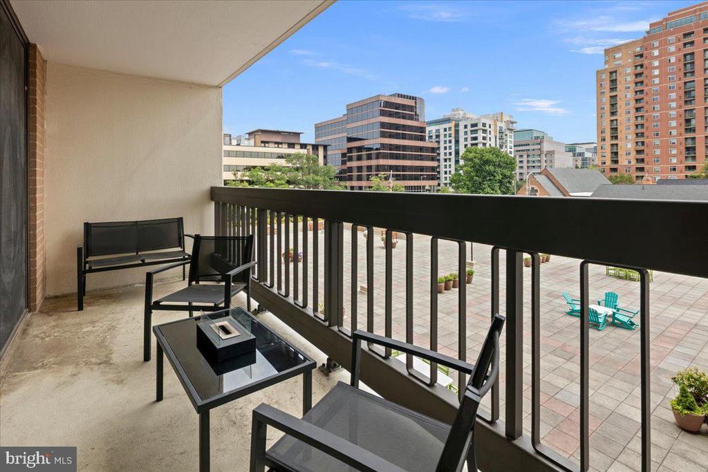 3800 FAIRFAX DRIVE Unit: 102