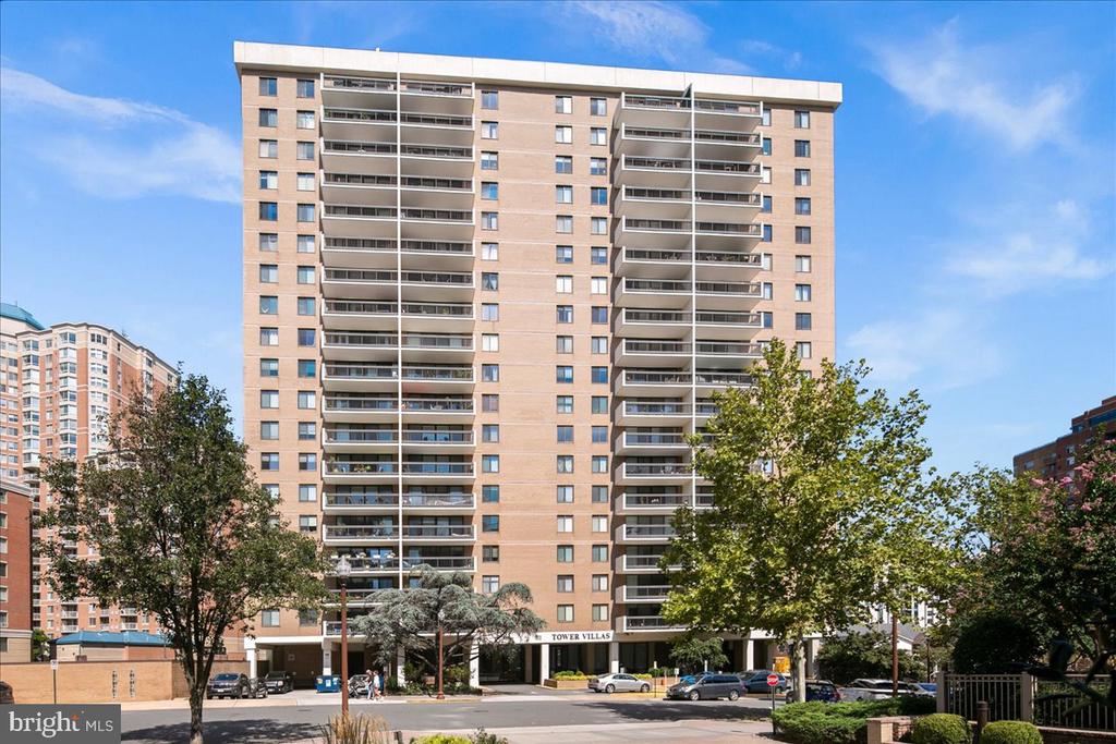 3800 FAIRFAX DRIVE Unit: 102