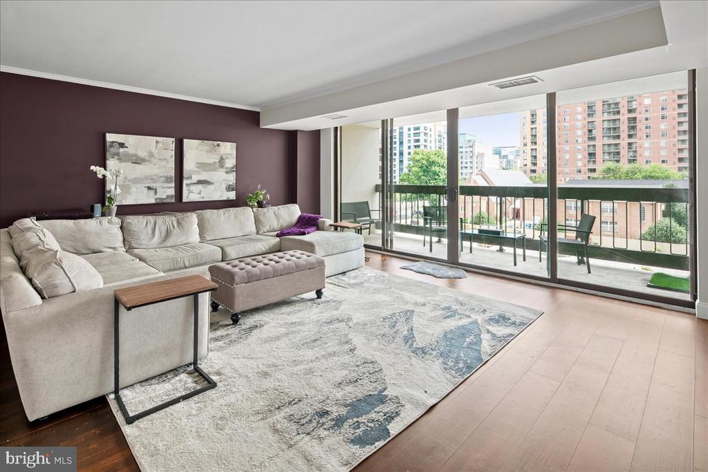 3800 FAIRFAX DRIVE Unit: 102