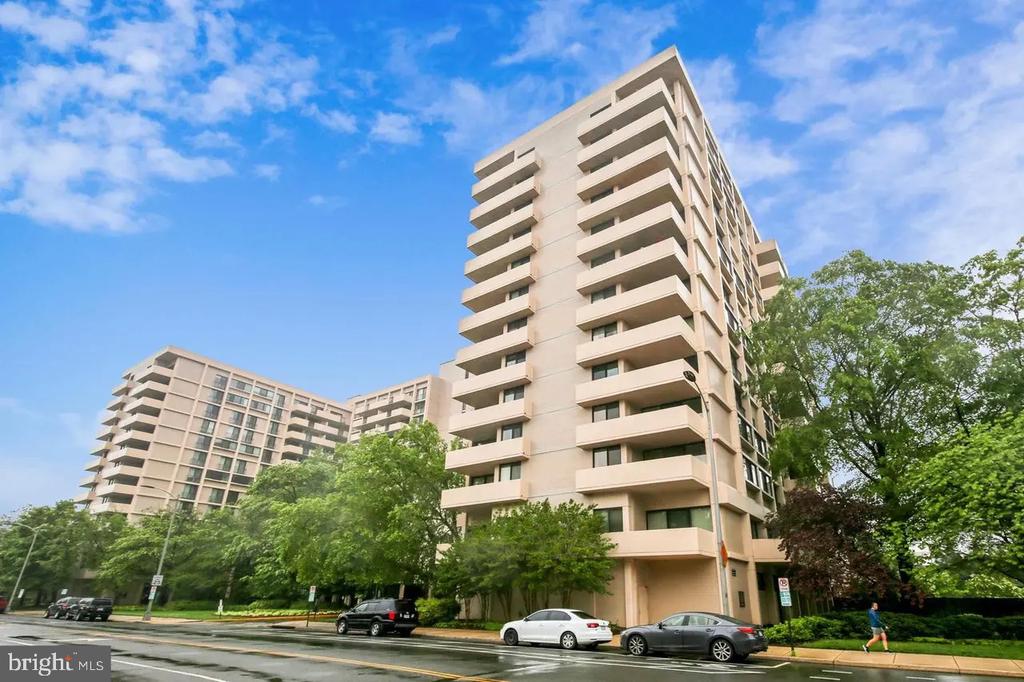4141 N HENDERSON ROAD Unit: 322