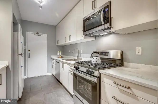 4141 N HENDERSON ROAD Unit: 322