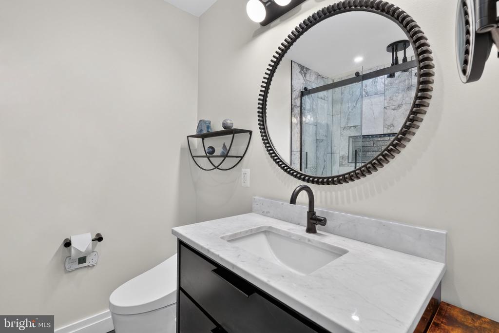 1201 N GARFIELD STREET Unit: 216