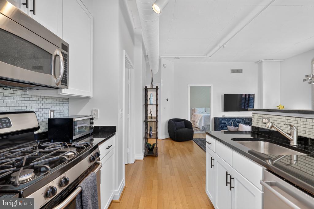 1201 N GARFIELD STREET Unit: 216