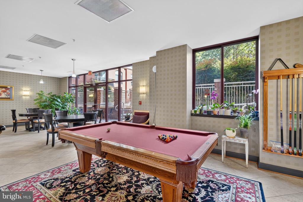 1201 N GARFIELD STREET Unit: 216