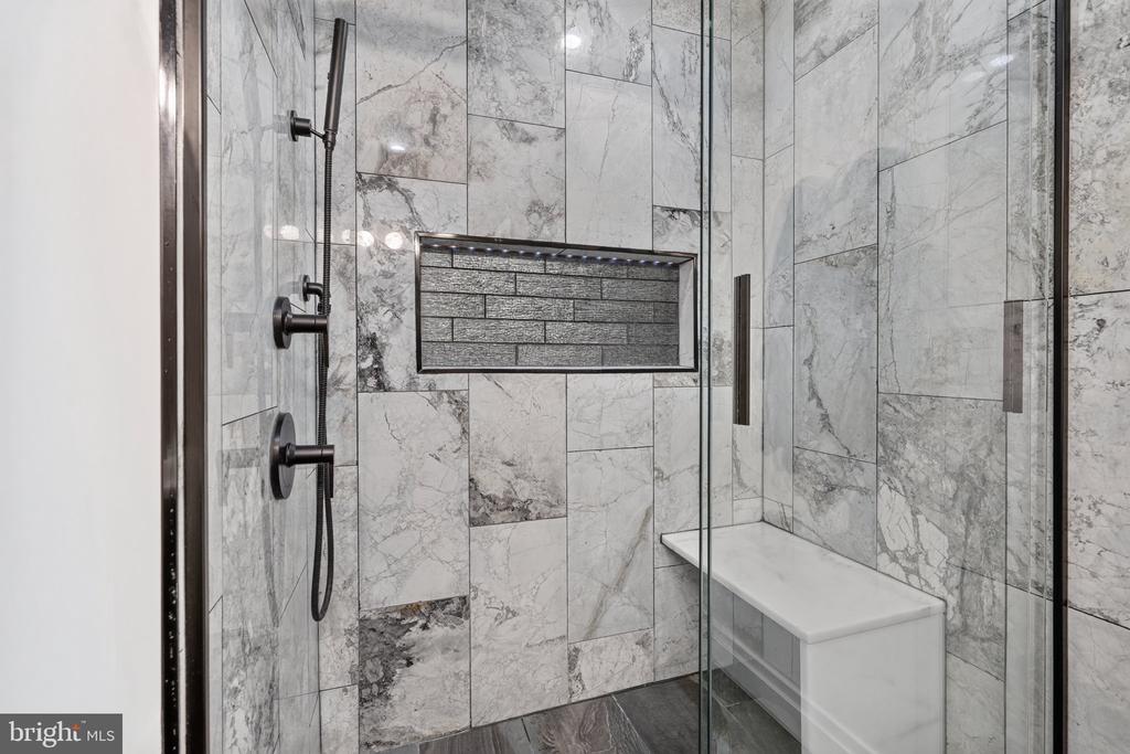 1201 N GARFIELD STREET Unit: 216