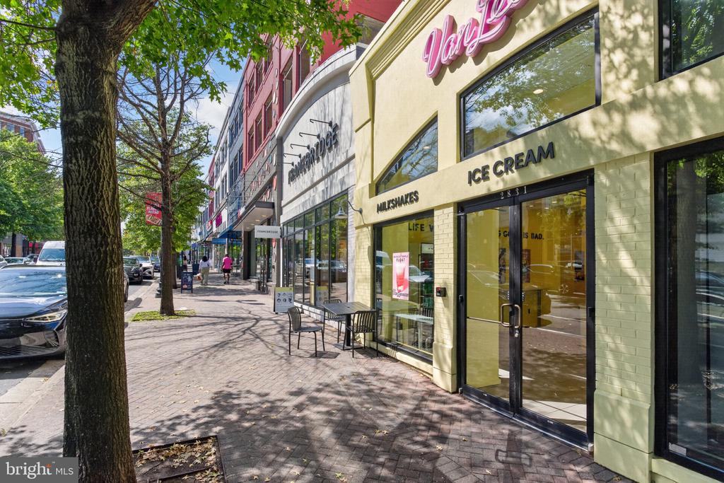 1201 N GARFIELD STREET Unit: 216