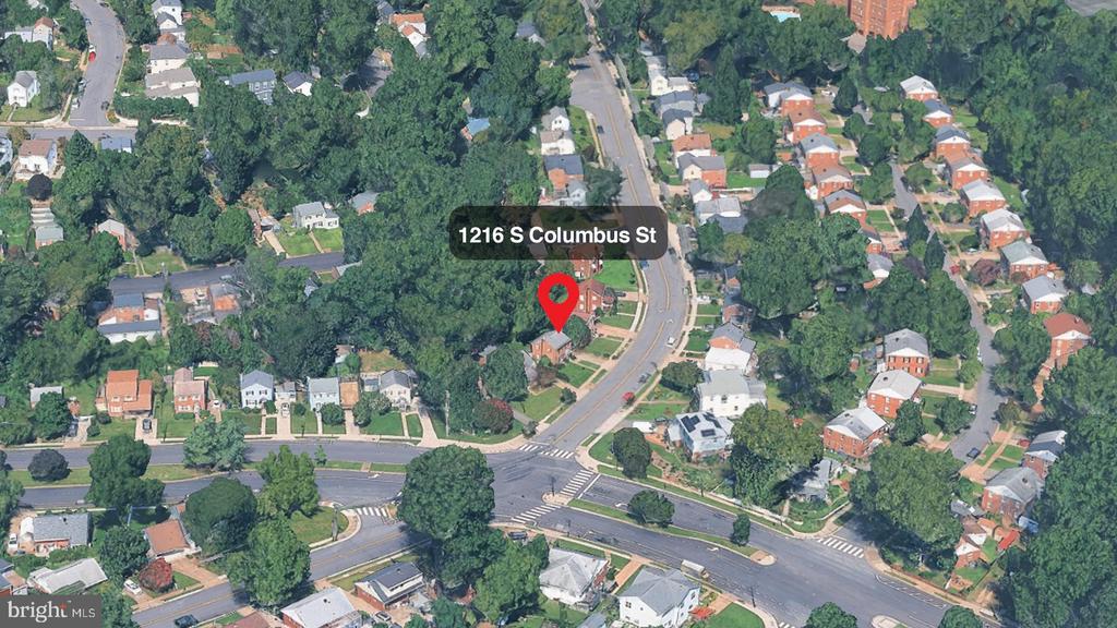 1216 S COLUMBUS STREET