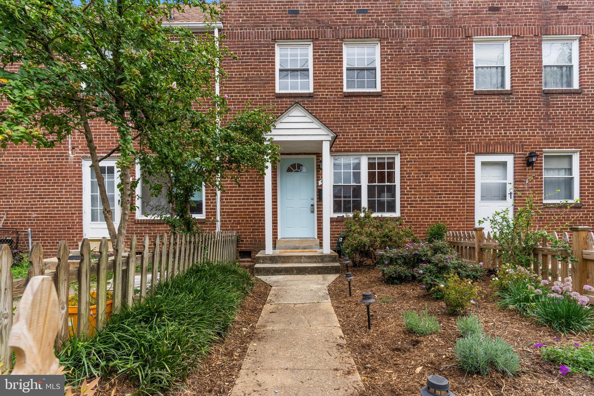 41 W REED AVENUE