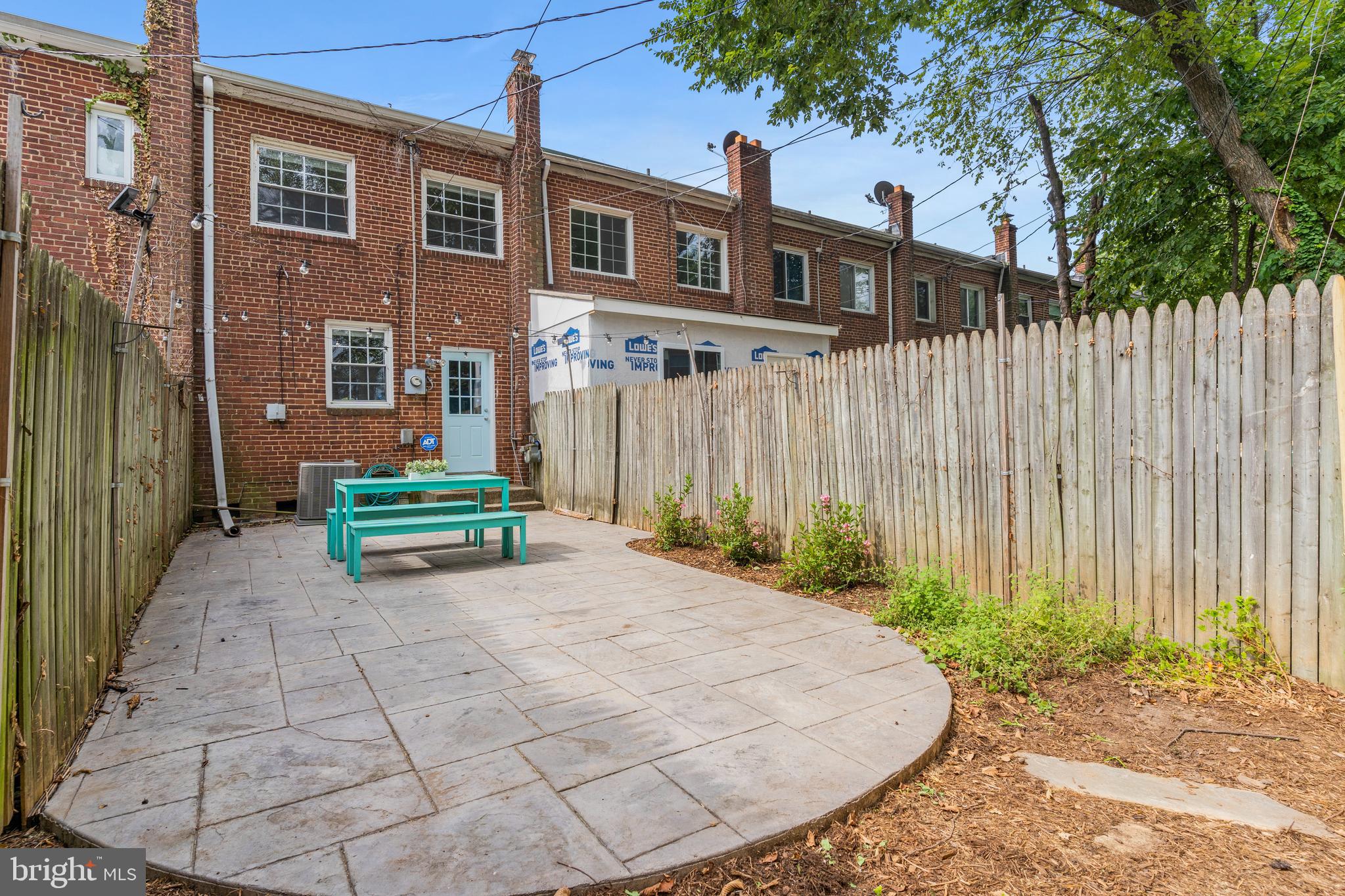 41 W REED AVENUE