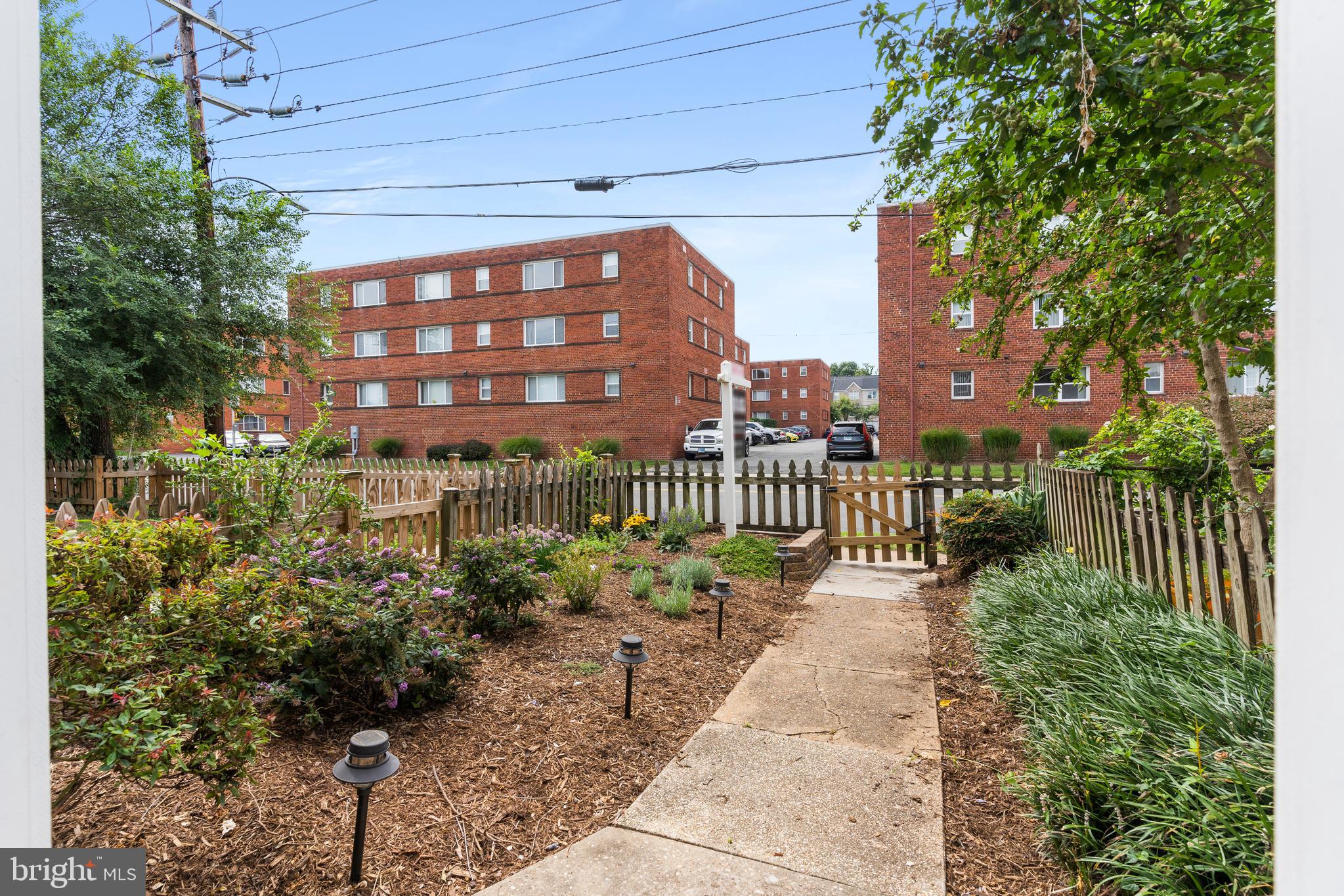 41 W REED AVENUE