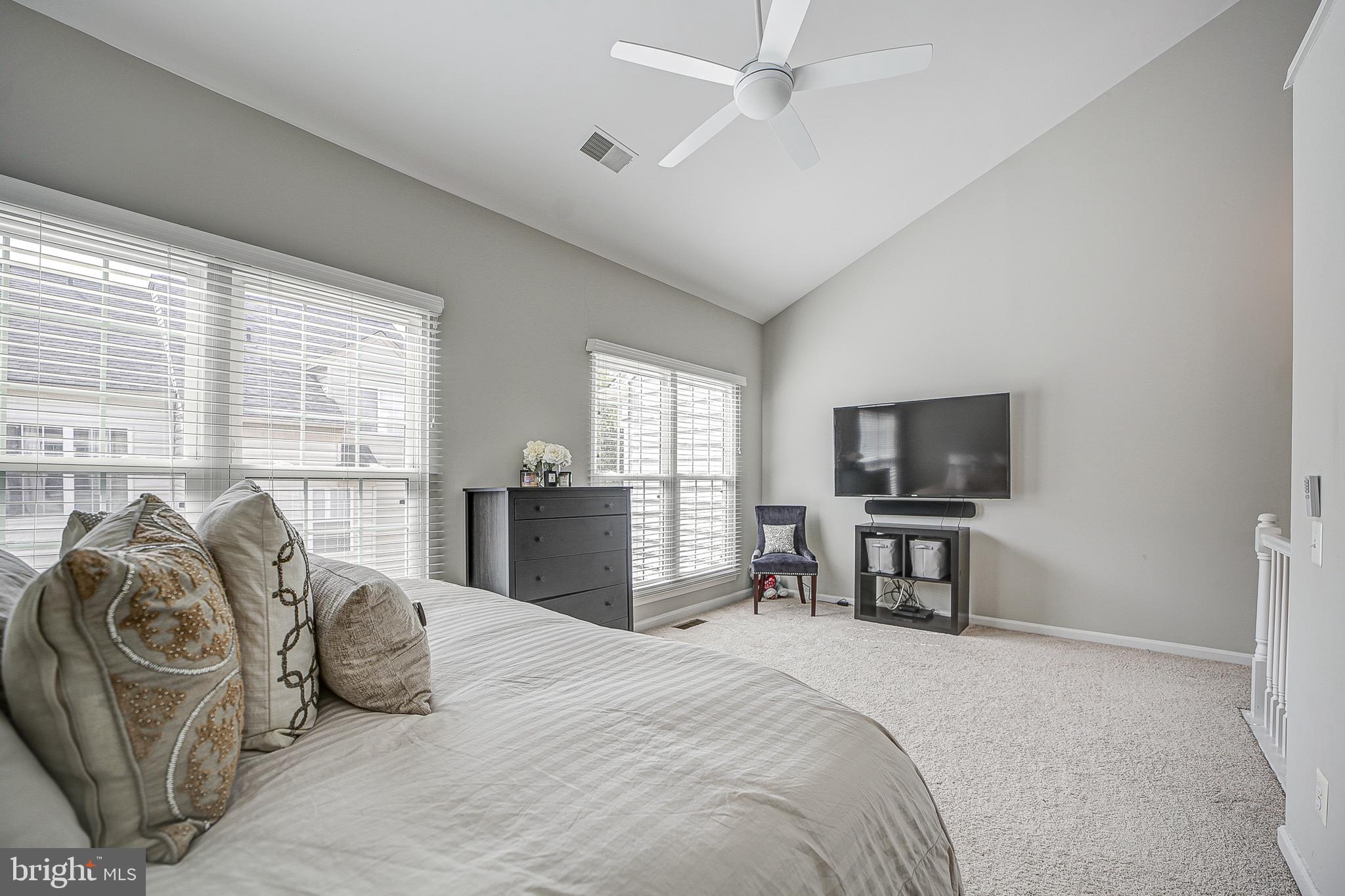 6024 RICKETTS WALK