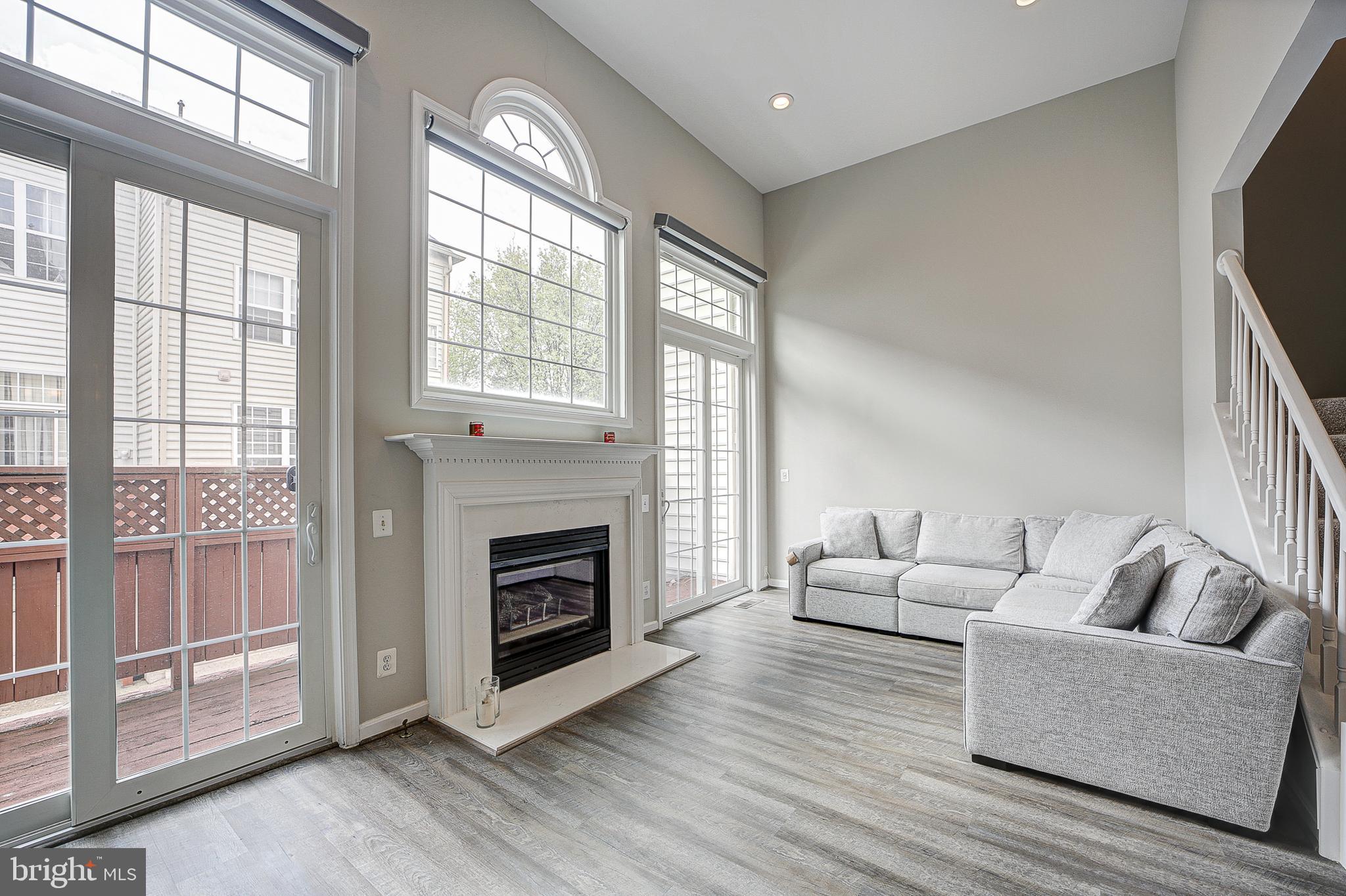 6024 RICKETTS WALK