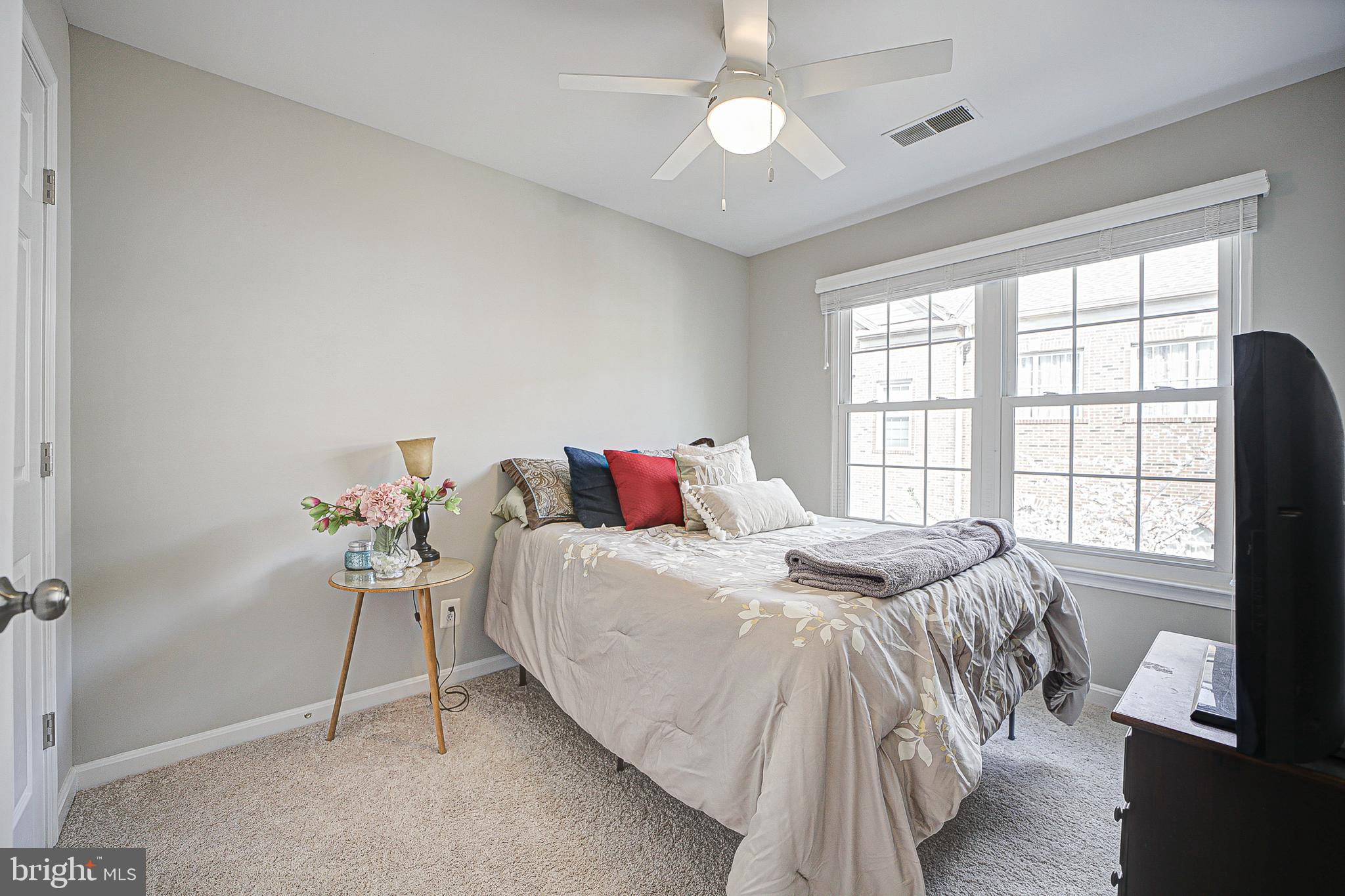 6024 RICKETTS WALK