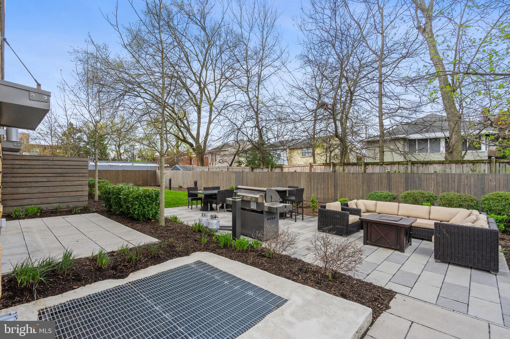 1800 MOUNT VERNON AVENUE 401