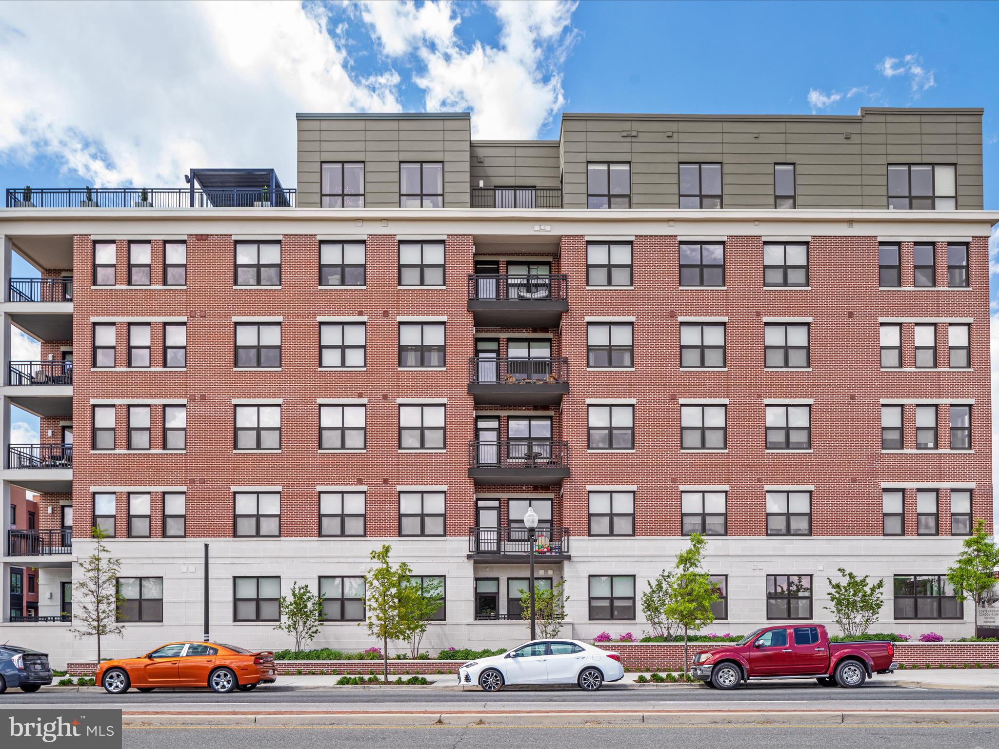 737 SWANN AVENUE 401