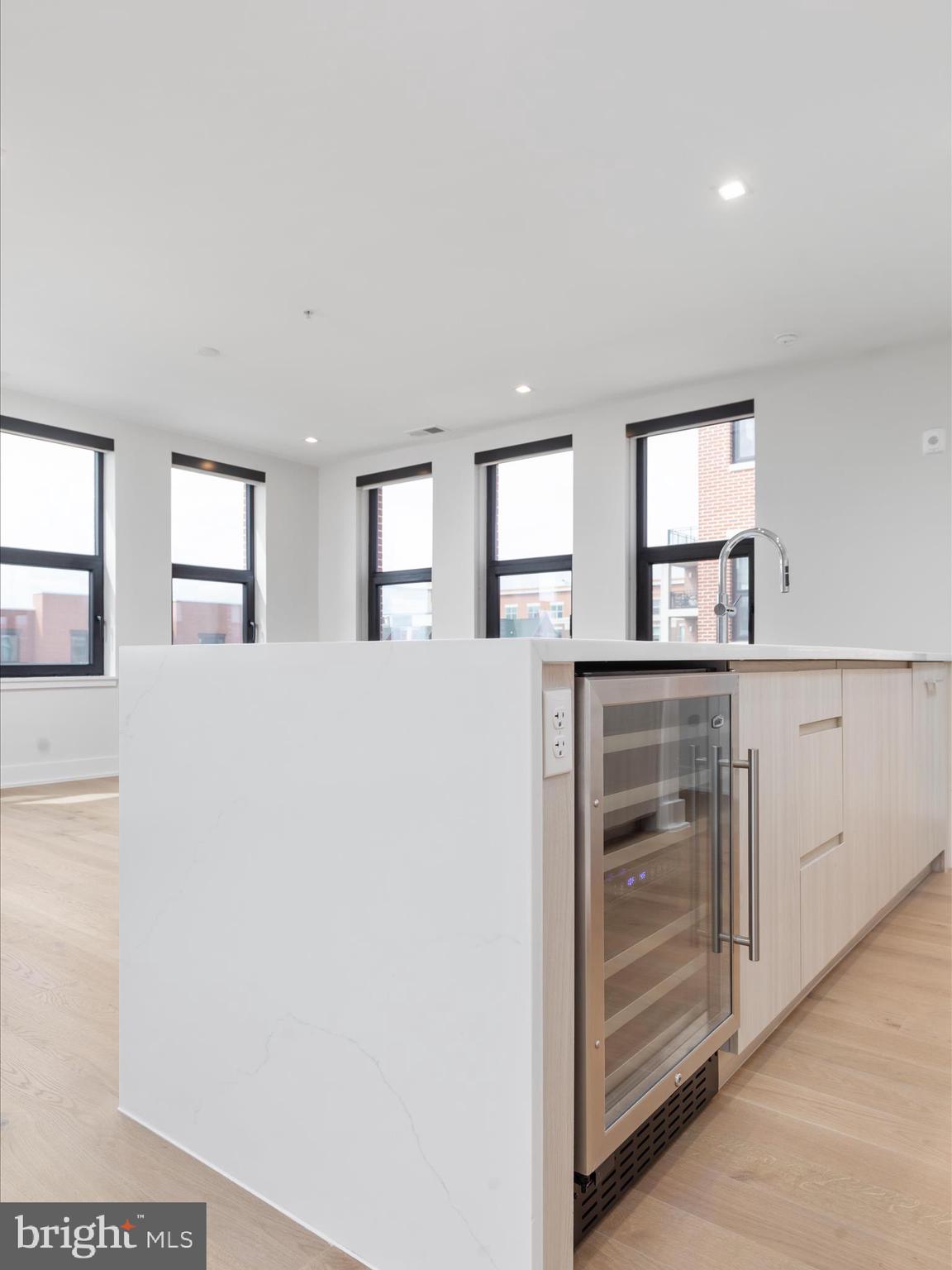 737 SWANN AVENUE 401
