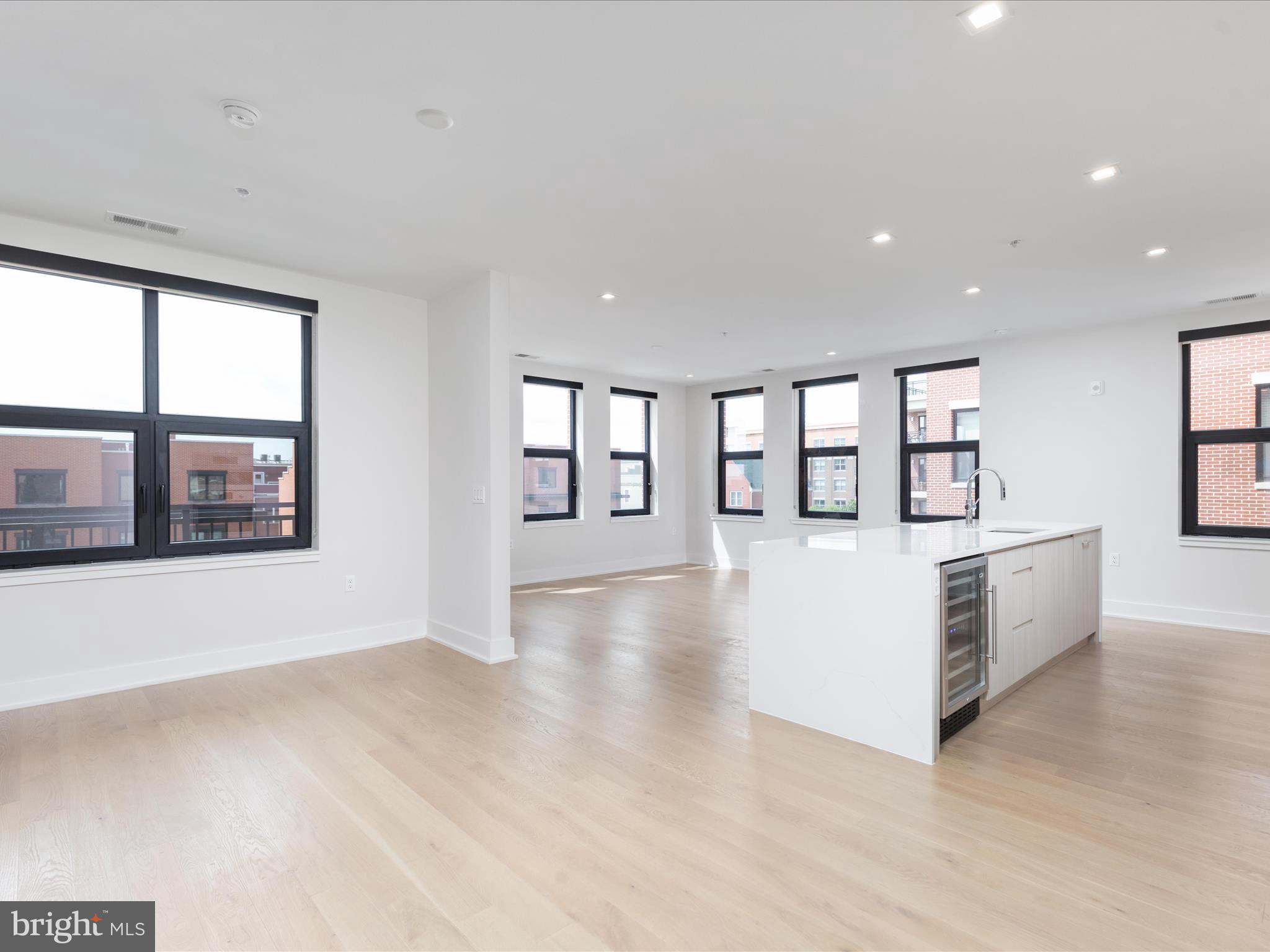 737 SWANN AVENUE 401