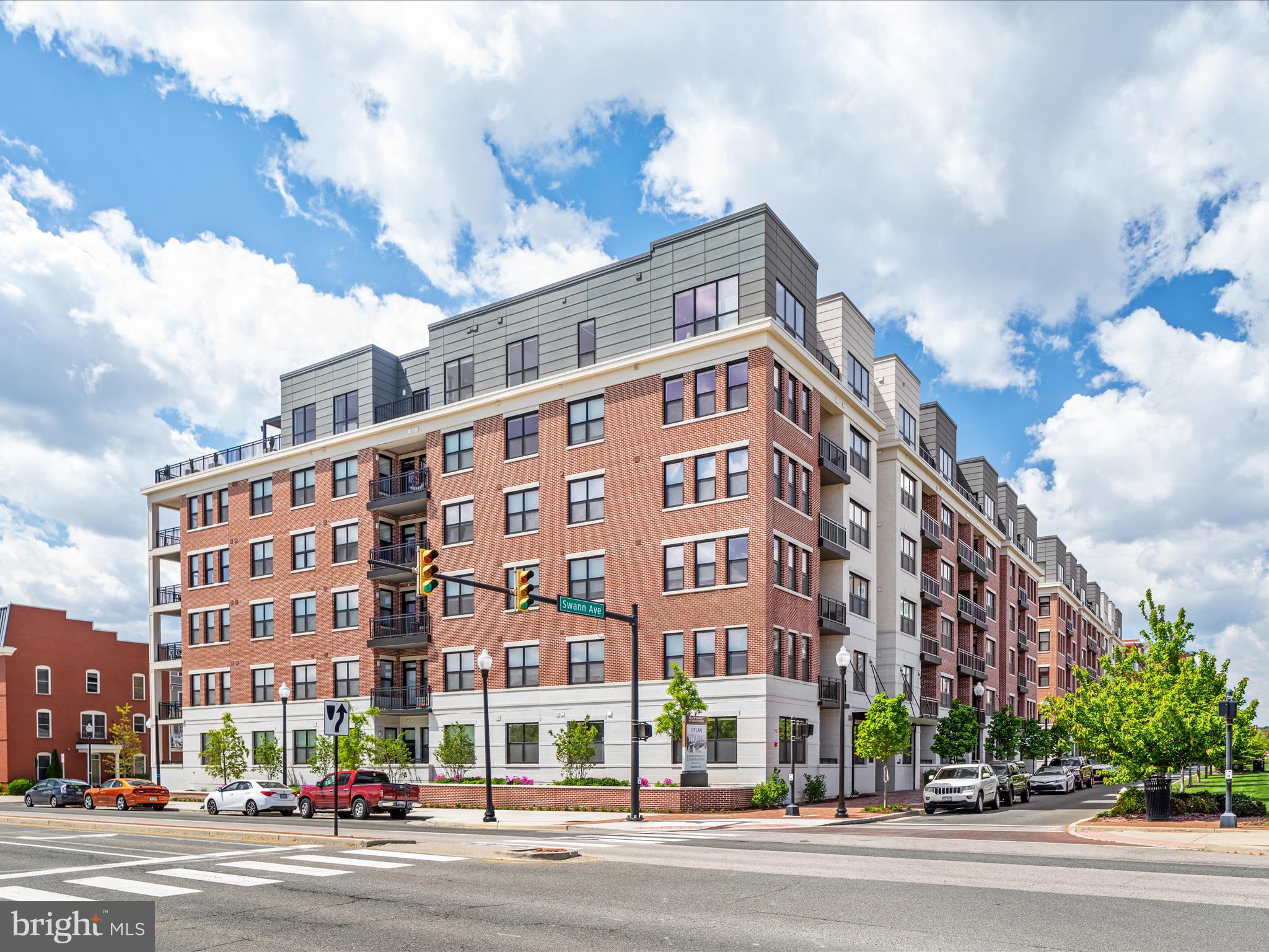737 SWANN AVENUE 401