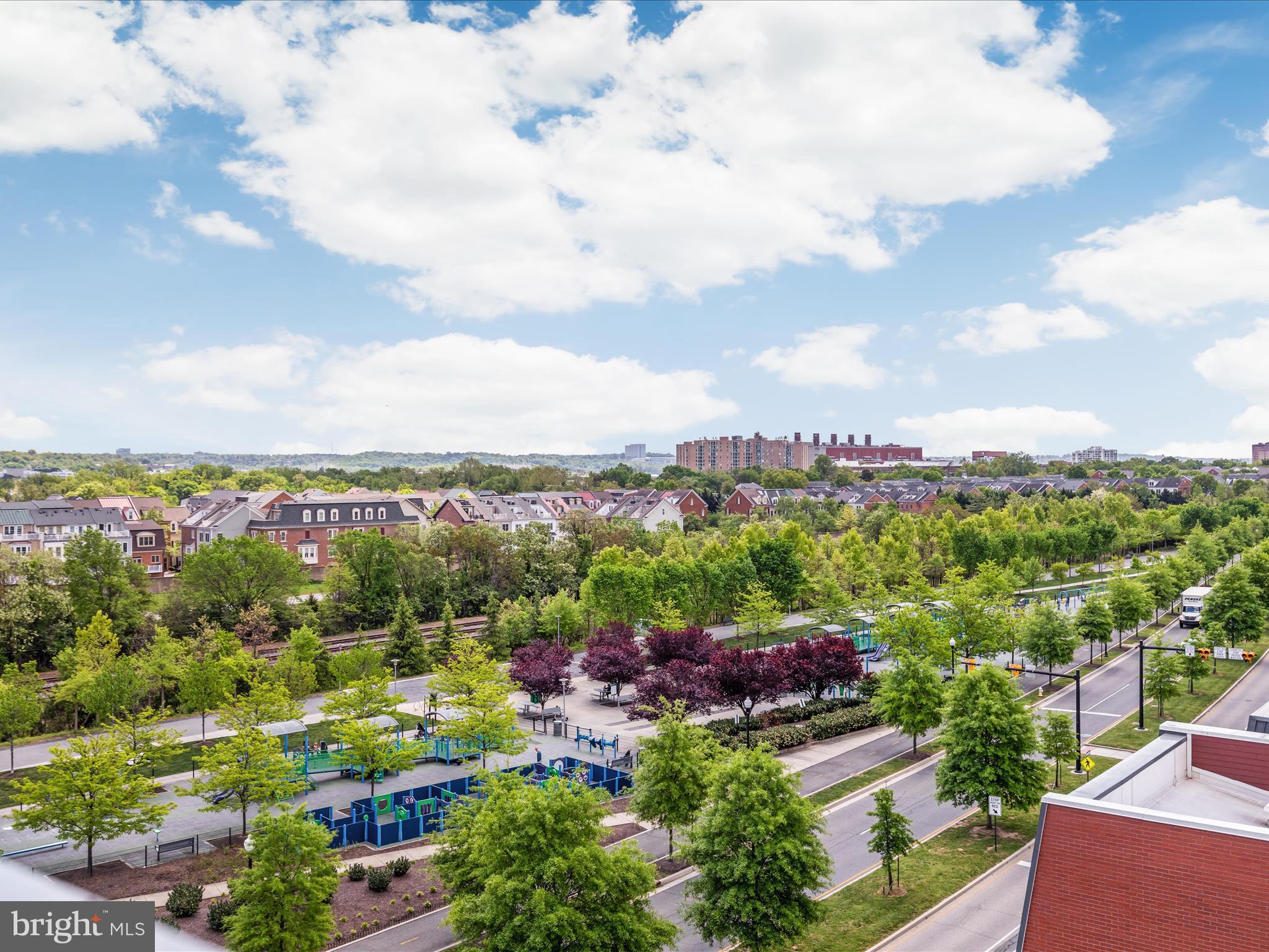 737 SWANN AVENUE 401