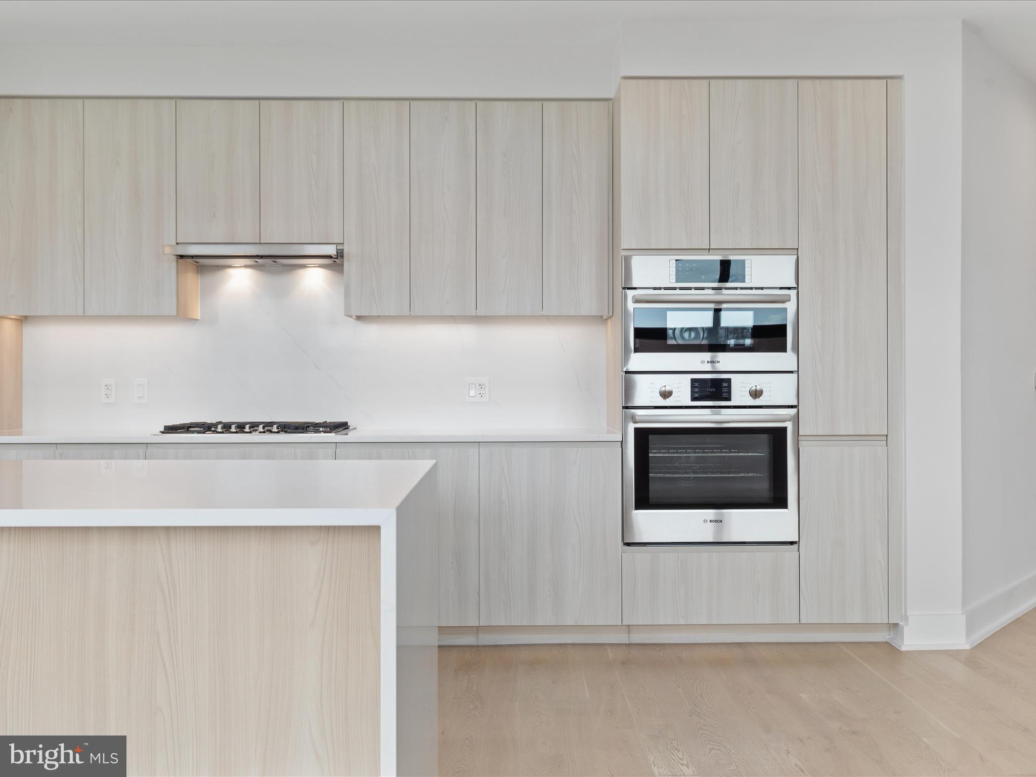 737 SWANN AVENUE 401