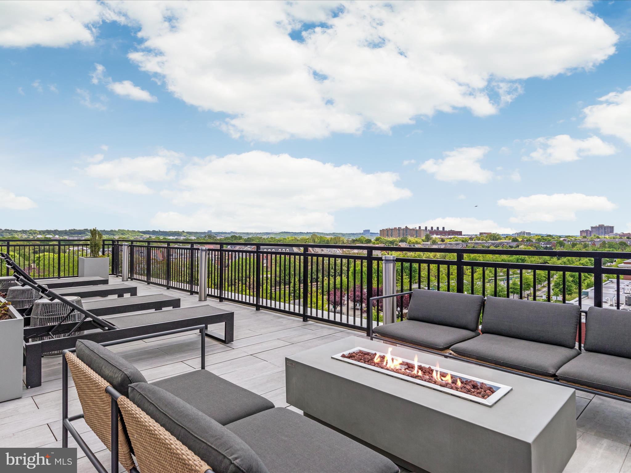 737 SWANN AVENUE 401