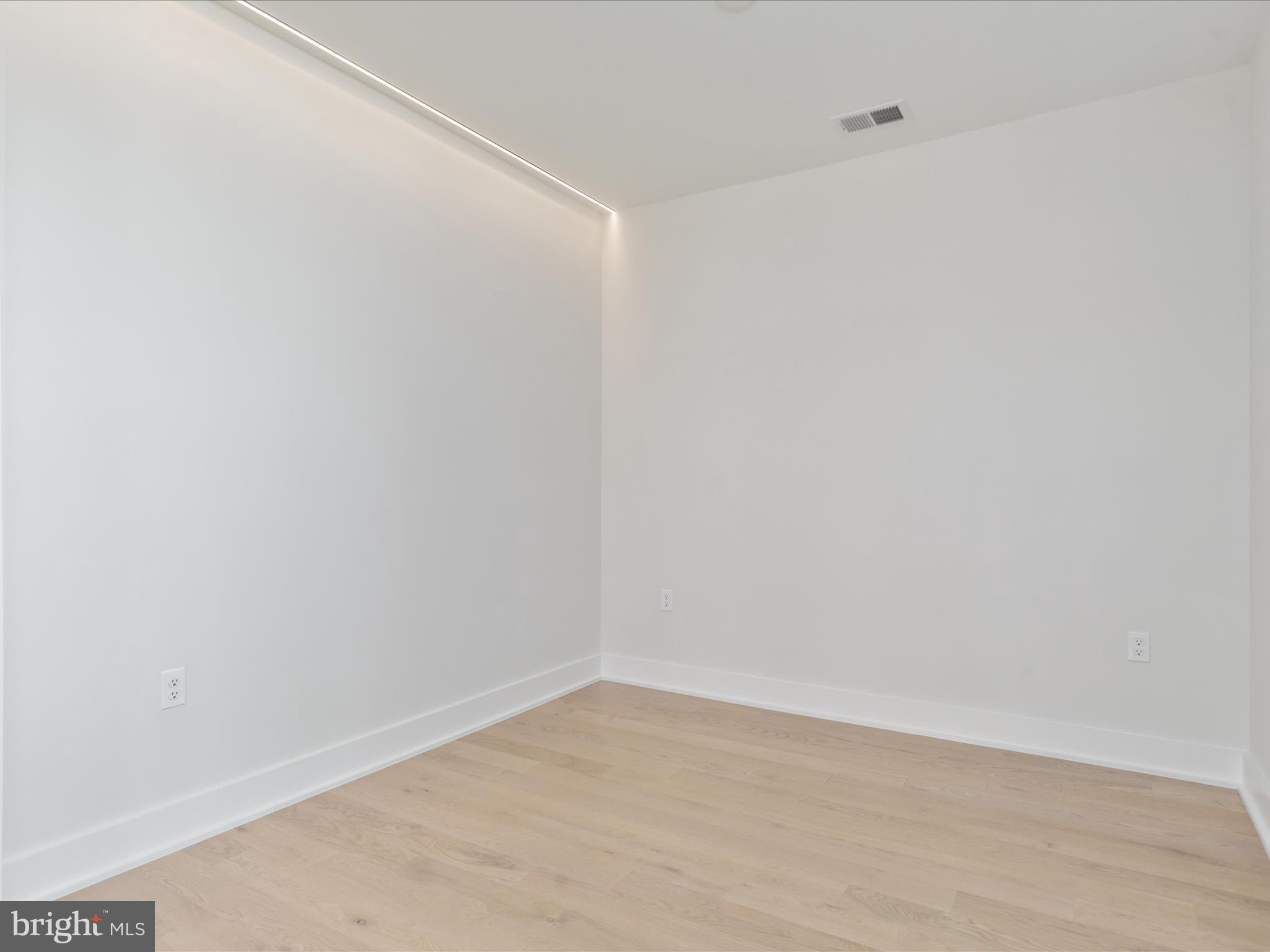 737 SWANN AVENUE 401