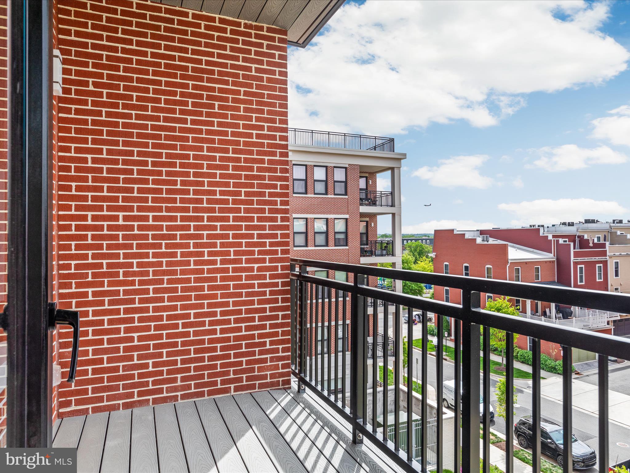 737 SWANN AVENUE 401