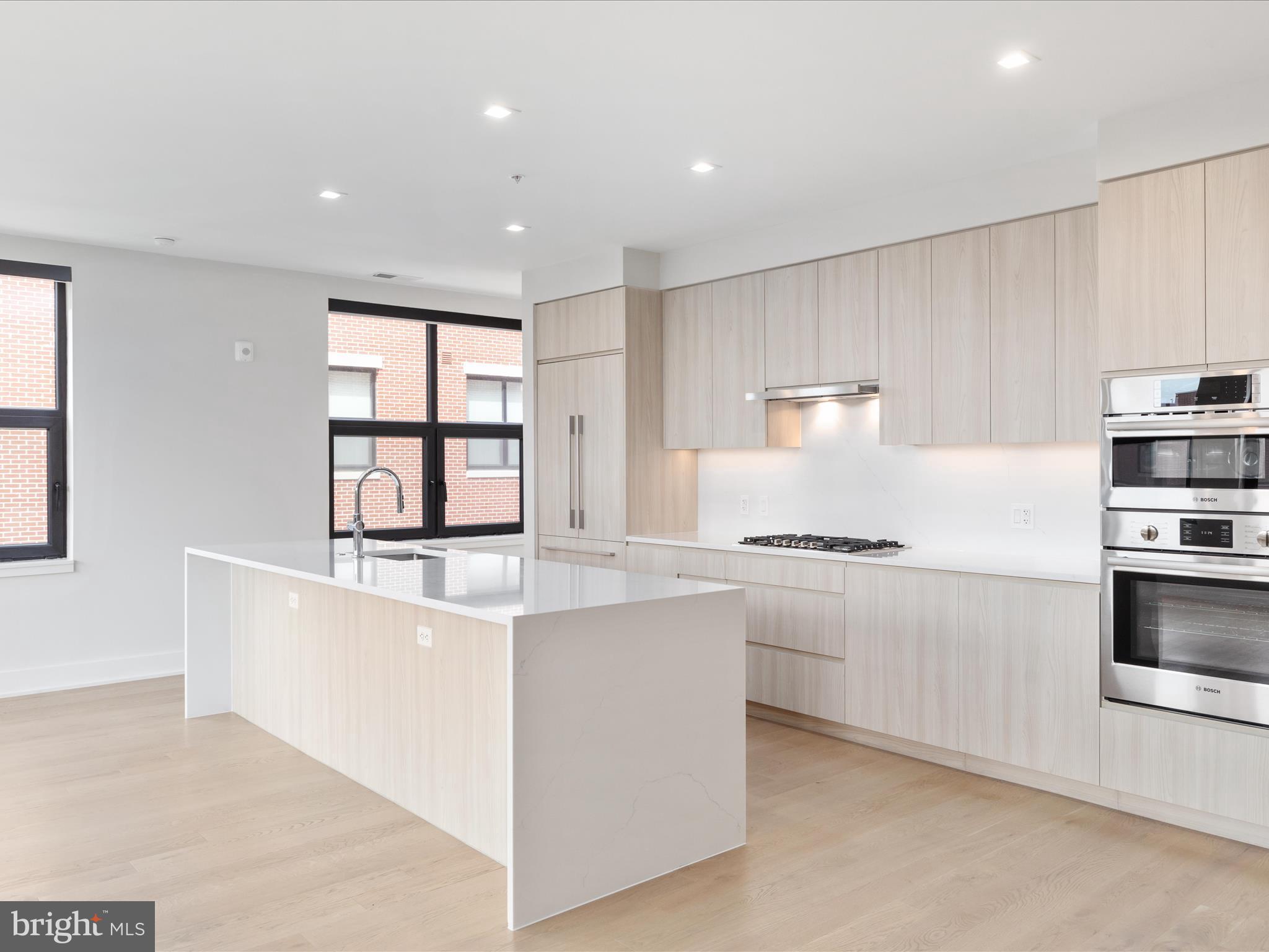 737 SWANN AVENUE 401