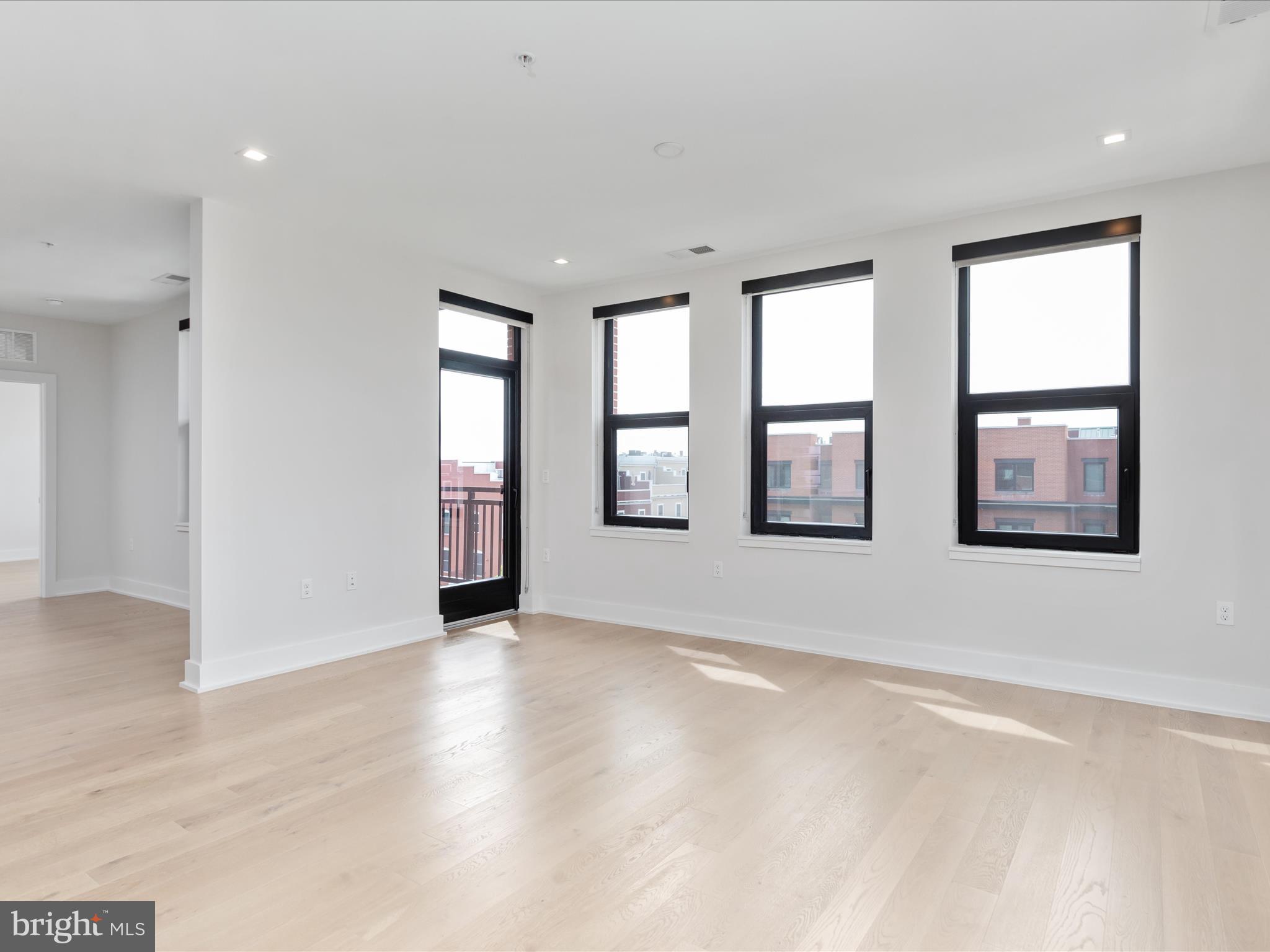 737 SWANN AVENUE 401
