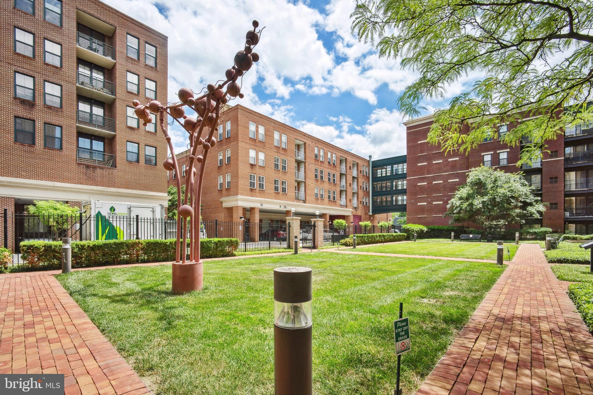 1111 ORONOCO STREET 525