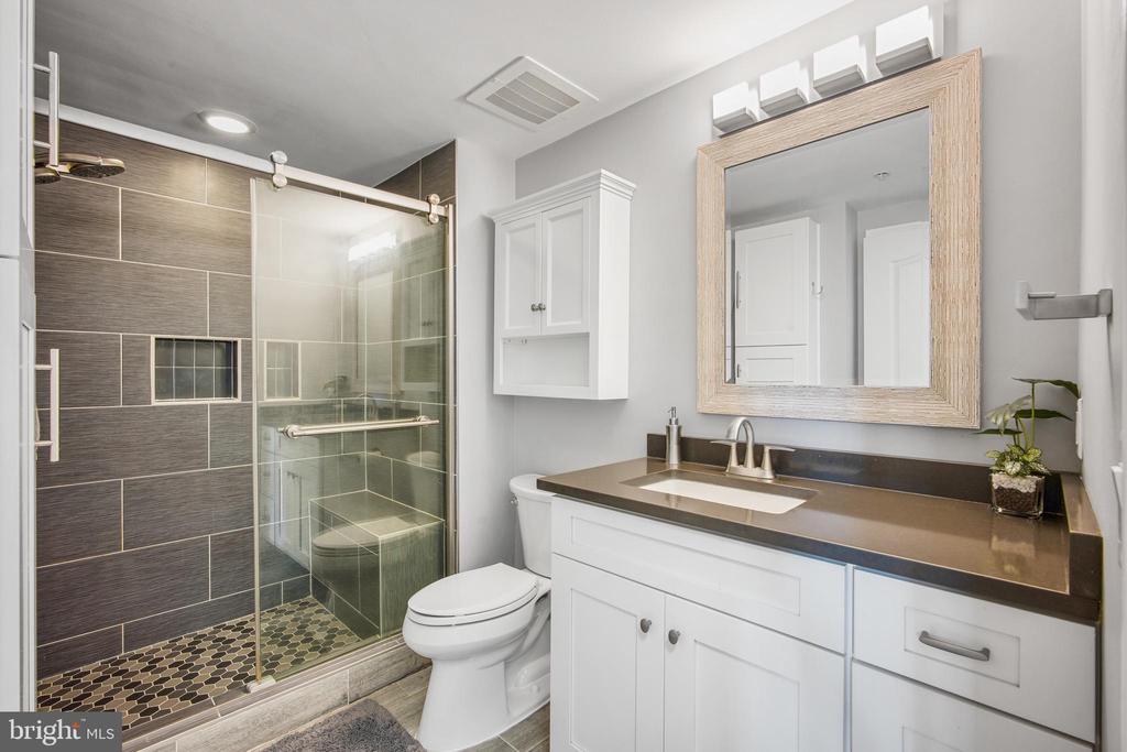 1111 ORONOCO STREET 525
