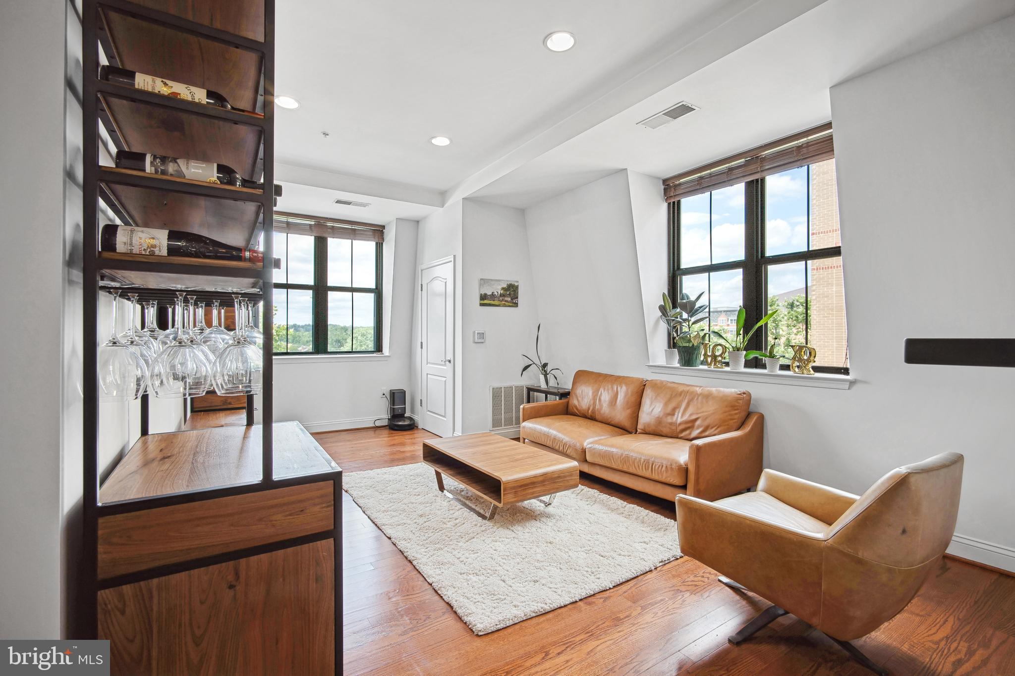 1111 ORONOCO STREET 525