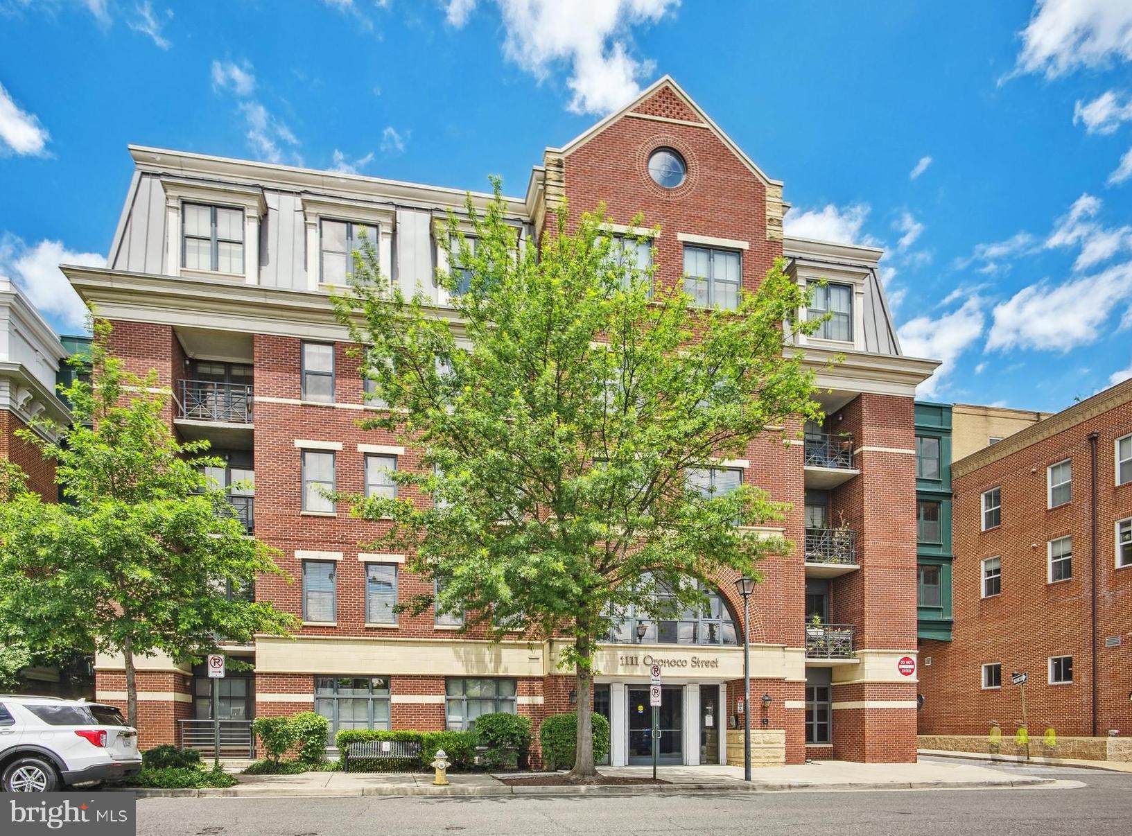 1111 ORONOCO STREET 525