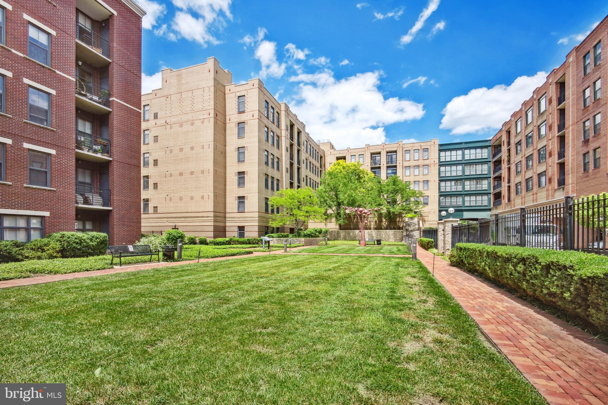 1111 ORONOCO STREET 525