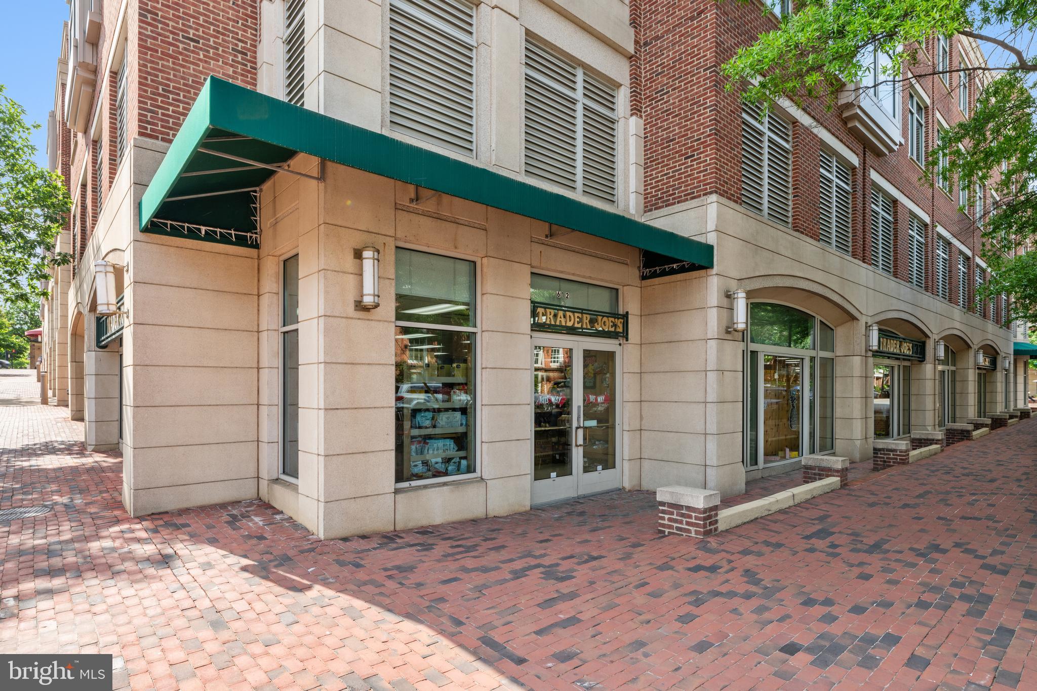 1111 ORONOCO STREET 525