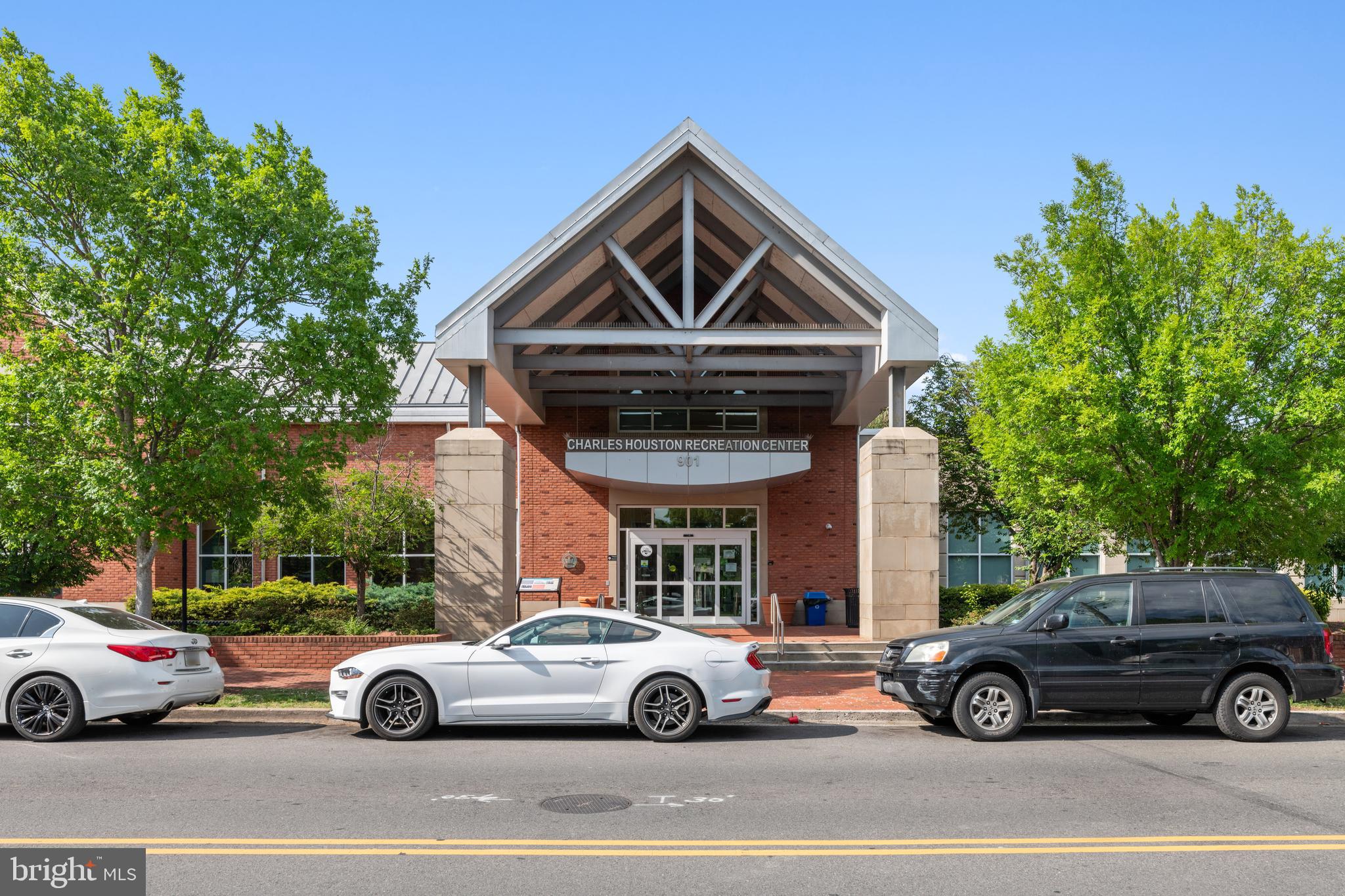 1111 ORONOCO STREET 525