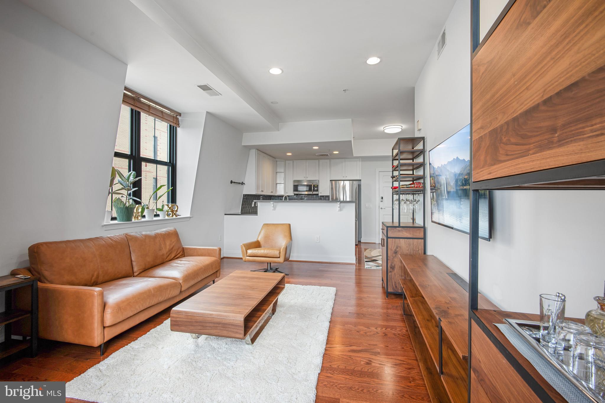 1111 ORONOCO STREET 525