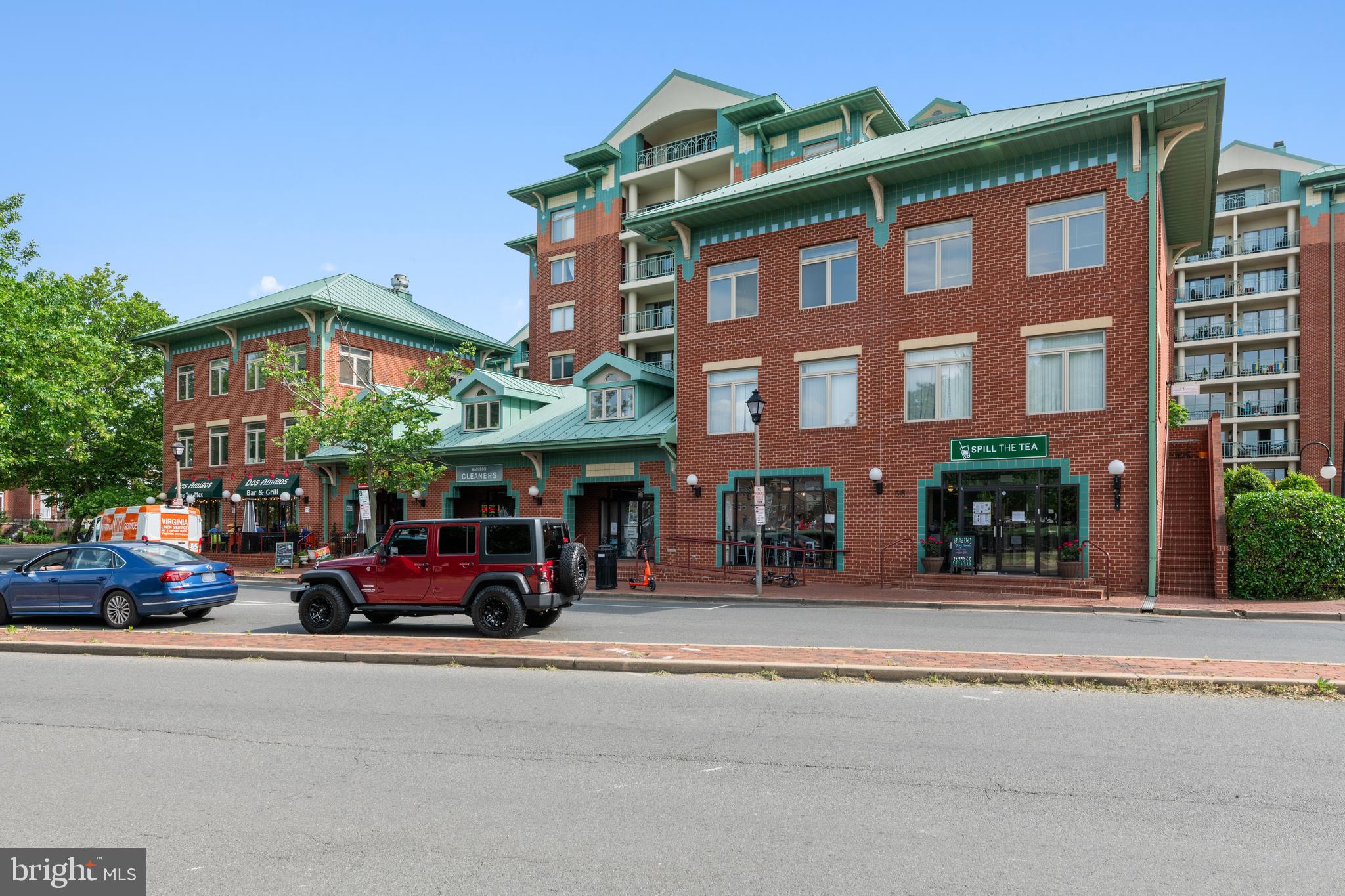 1111 ORONOCO STREET 525