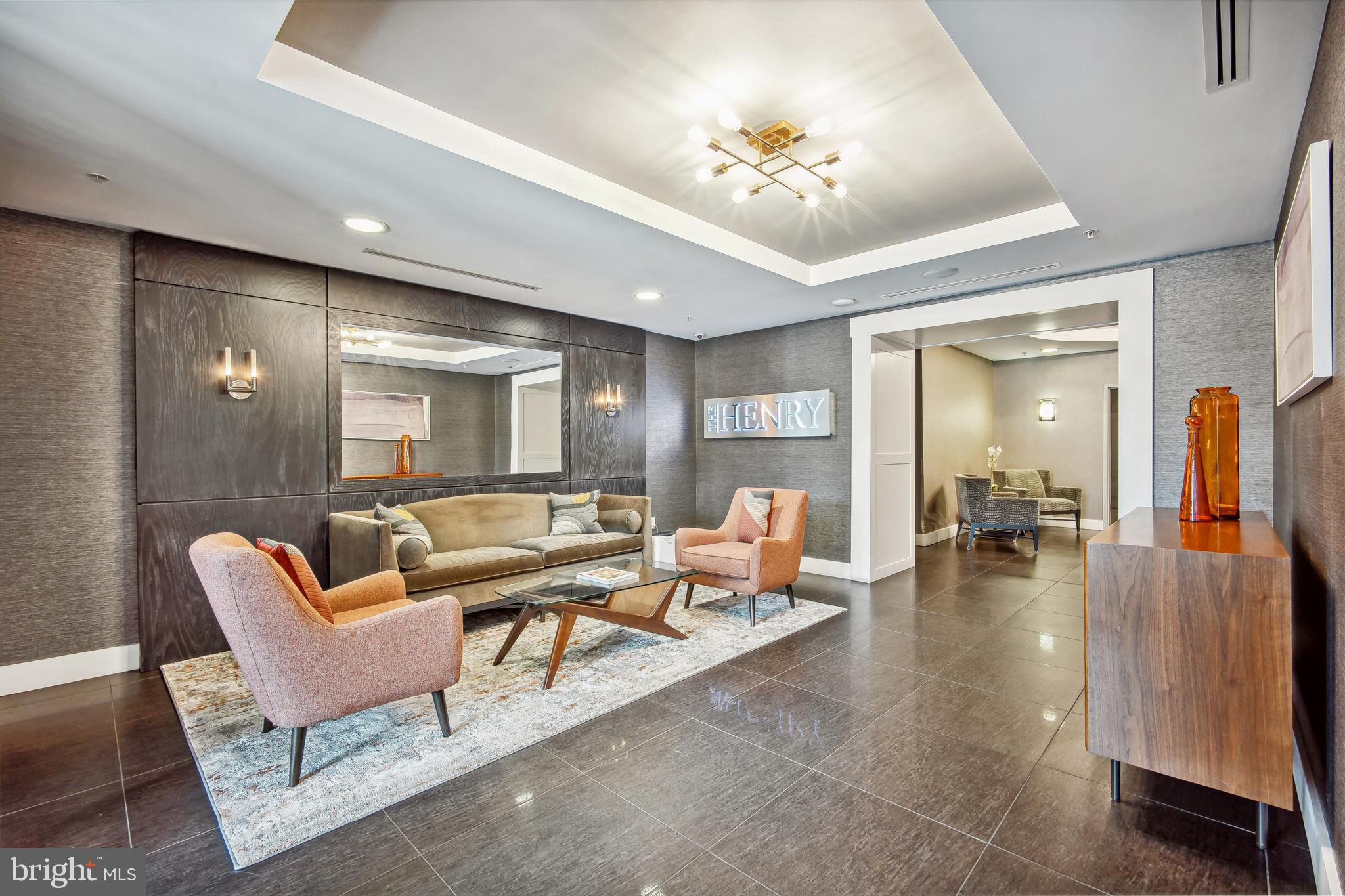 1111 ORONOCO STREET 525