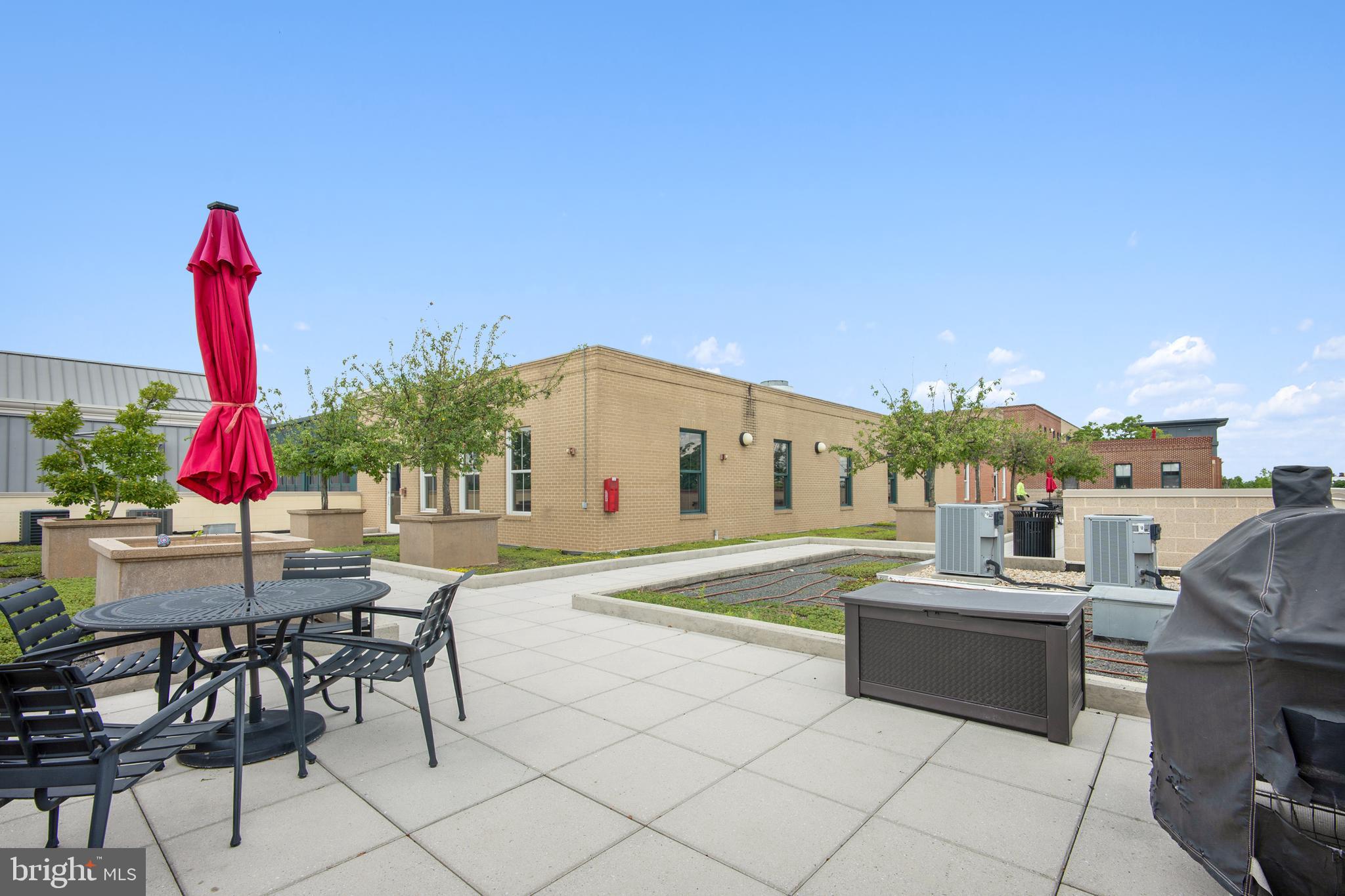 1111 ORONOCO STREET 525