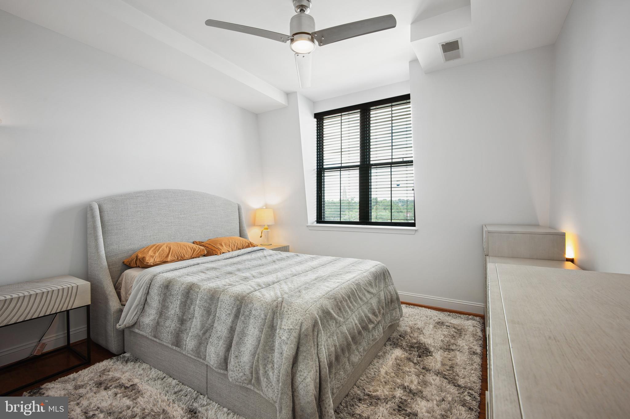 1111 ORONOCO STREET 525