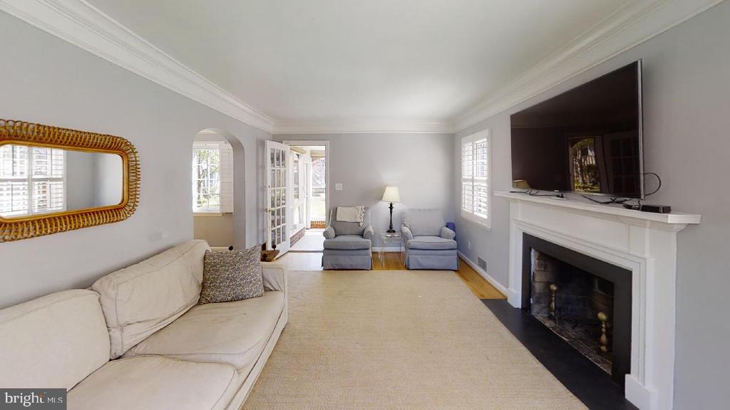 806 N OVERLOOK DRIVE