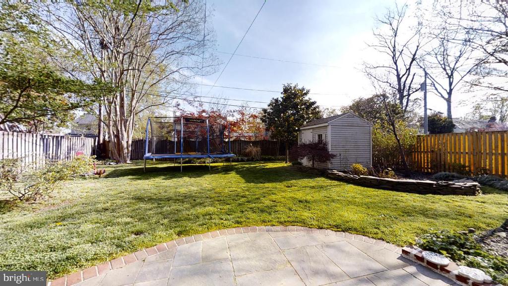 806 N OVERLOOK DRIVE